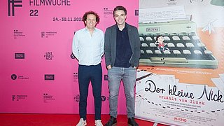 DER KLEINE NICK ERZÄHLT VOM GLÜCK feiert Premiere in Berlin
